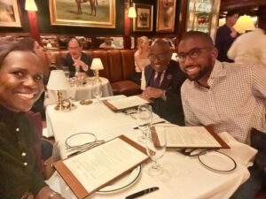 Deborah Roberts Instagram - When you go out for dinner with your favorite college student at your favorite spot…and so many friends appear, it’s a moment of #thanksgiving even before the big day. Thanks for the warmth @nellcan