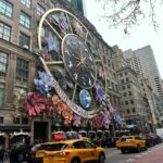 Deborah Roberts Instagram - City sidewalks…dressed in holiday style. The season is on in NYC. 34 days til Christmas. Are you ready? Manhattan 5th Ave