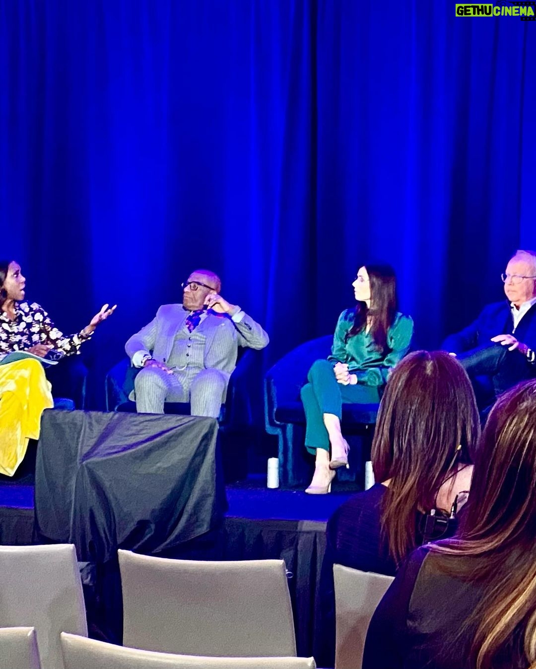 Deborah Roberts Instagram - When you step out on the Edge to join a discussion about the media and how we can help end body shaming and weight stigma. Thanks @mediaempathyorg for inviting me to participate with an esteemed group including @alroker #empathy #positivity The Edge, Hudson Yards