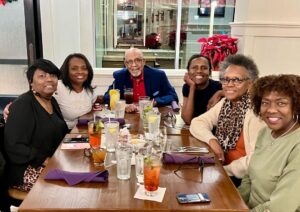 Deborah Roberts Instagram - Family Values. My cherised siblings gathered together to embrace, support and love on Tina, who’s making her way through her cancer journey. Along the way, a pajama party broke out along with shopping and fabulous dinners and laughs. The best Christmas gifts don’t need packaging and bows. What a beautiful reminder. So grateful for family love and YOU @tclarington 
#joy #prayer #love