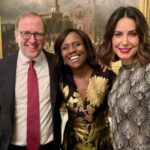 Deborah Roberts Instagram - What a beautiful night…feeling the sparkle and brightness of the season. Always a privilege to step inside these doors. And this year’s theme of #magic #wonder and #joy sure resonated. #christmastime White House