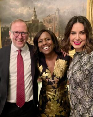 Deborah Roberts Instagram - What a beautiful night…feeling the sparkle and brightness of the season. Always a privilege to step inside these doors. And this year’s theme of #magic #wonder and #joy sure resonated. #christmastime