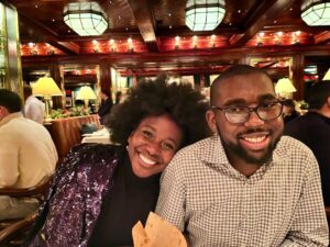 Deborah Roberts Instagram - When you go out for dinner with your favorite college student at your favorite spot…and so many friends appear, it’s a moment of #thanksgiving even before the big day. Thanks for the warmth @nellcan
