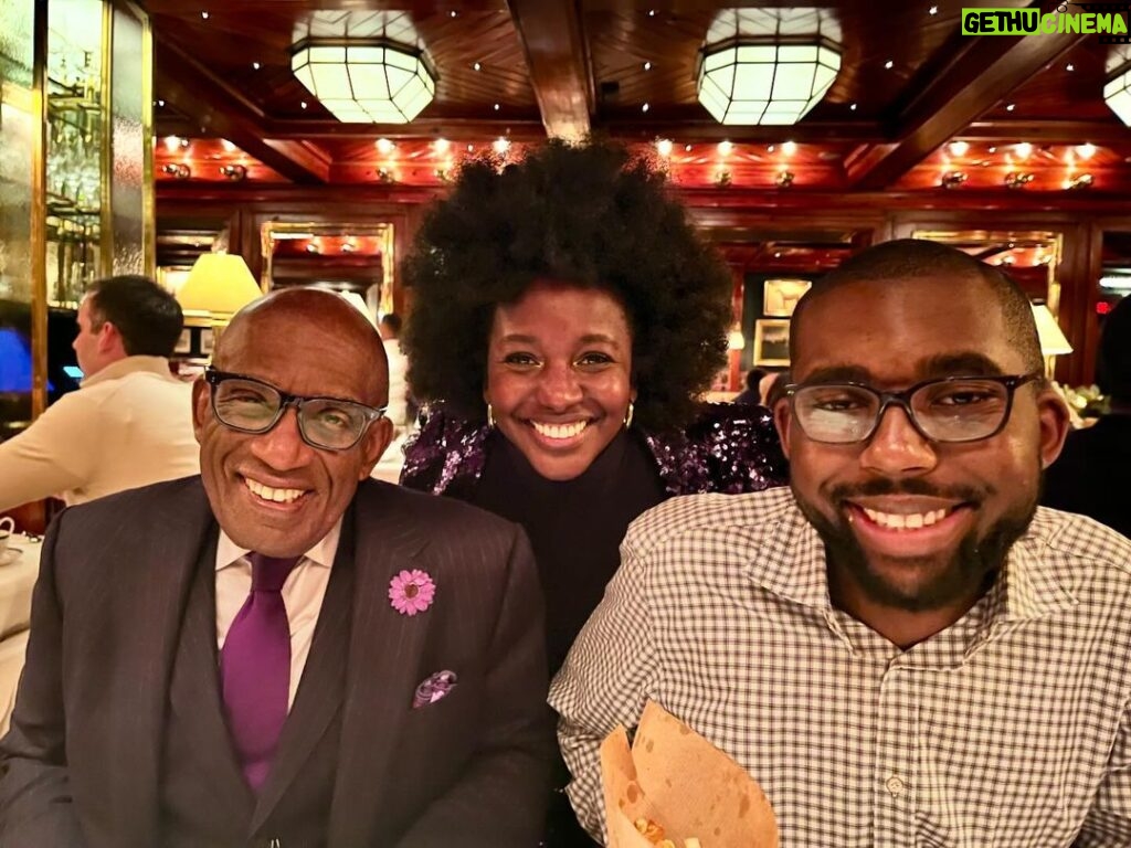 Deborah Roberts Instagram - When you go out for dinner with your favorite college student at your favorite spot…and so many friends appear, it’s a moment of #thanksgiving even before the big day. Thanks for the warmth @nellcan The Polo Bar - A Ralph Lauren Restaurant
