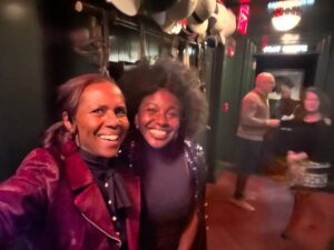 Deborah Roberts Instagram - When you go out for dinner with your favorite college student at your favorite spot…and so many friends appear, it’s a moment of #thanksgiving even before the big day. Thanks for the warmth @nellcan