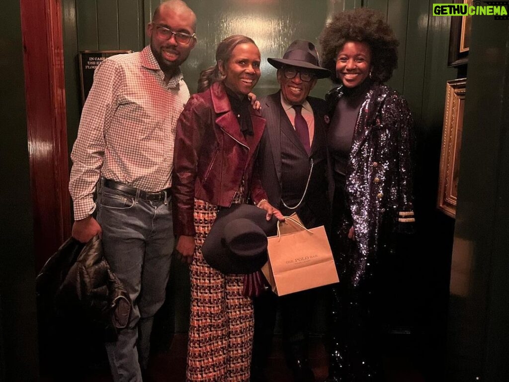 Deborah Roberts Instagram - When you go out for dinner with your favorite college student at your favorite spot…and so many friends appear, it’s a moment of #thanksgiving even before the big day. Thanks for the warmth @nellcan The Polo Bar - A Ralph Lauren Restaurant