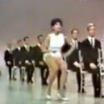 Deborah Roberts Instagram - What a memory … meeting and interviewing the legendary singer and dancer, Chita Rivera for @abcworldnewstonight She told me how meaningful it was for her to support women and help them feel seen. A Tony award winner and force of nature, she is gone at age 91. But her light will never dim. What an extraordinary life. Newsweek once said of her: “only the greatest musical-theater dancer ever”.
