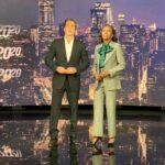 Deborah Roberts Instagram – Friday finish…lots to consider tonight. Sat down with my fave weather guy @alroker to spill some tea for @entertainmenttonight about my television career and work @abc2020 
And prepping for tonight’s intriguing episode with @davidmuirabc about the mysterious disappearance of a young woman from a mall  Hope you’ll tune in to both programs tonight