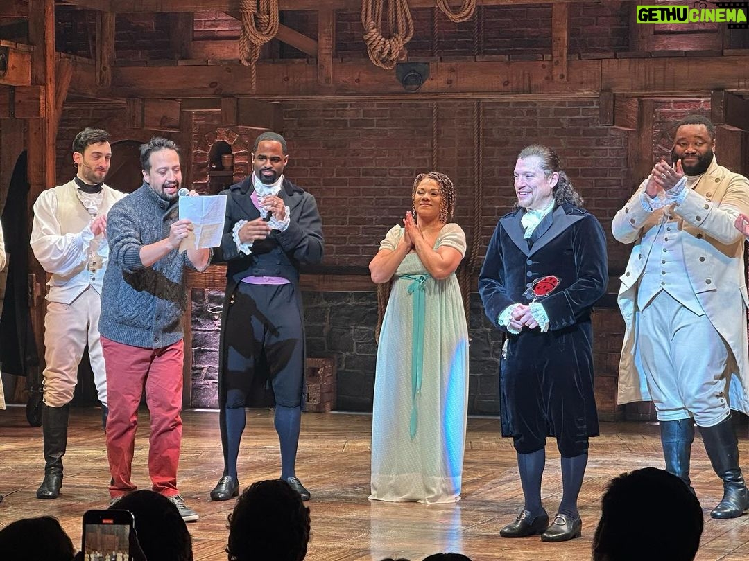 Deborah Roberts Instagram - Monday #mood Hamilton still dazzles all these years later. What a joy to come back again to this mesmerizing show for the final performance of @mig.cervantes who starred in the show for seven years. That’s more than 200 days of performances 24/7 according to the brilliant creator @lin_manuel told us after a standing ovation. Only Hamilton himself inhabited the persona longer. Congrats to the talented Miguel and his lovely family who cheered on his breathtaking performance. We thought the crowd would never let him leave the stage. What a run! Thanks for including us in this moment! Back to singing In The Room where it Happens! Also a big congrats to @alysha_des who finished her run as Eliza. And @thaynejasperson who keeps going and going! @hamiltonmusical Shubert Theater on Broadway