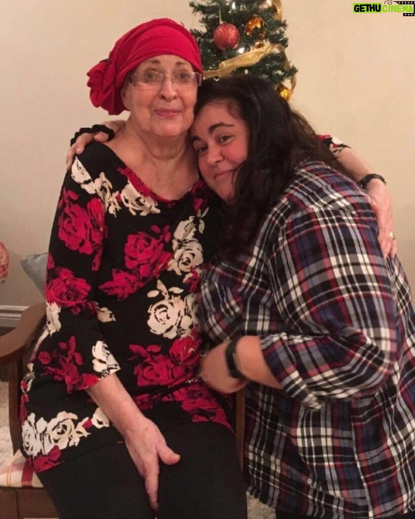 Debra DiGiovanni Instagram - This is two weeks before my mom died, and the first Christmas I went home in about 14 years. I am forever grateful that me and mom made peace before she passed away. ♥️