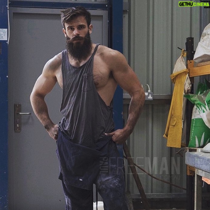 Debra DiGiovanni Instagram - Here’s a casual picture (courtesy of Freeman) of my boyfriend Mitch. He was about to wash his hands and told me he was gonna use me as a towel!! We have fun. ANYWAY! We totally made out after this. 🙋🏻♀️♥️ #debrasfakeboyfriendfriday