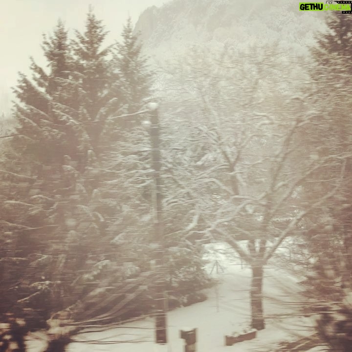 Debra Winger Instagram - Le Relais des Glacières