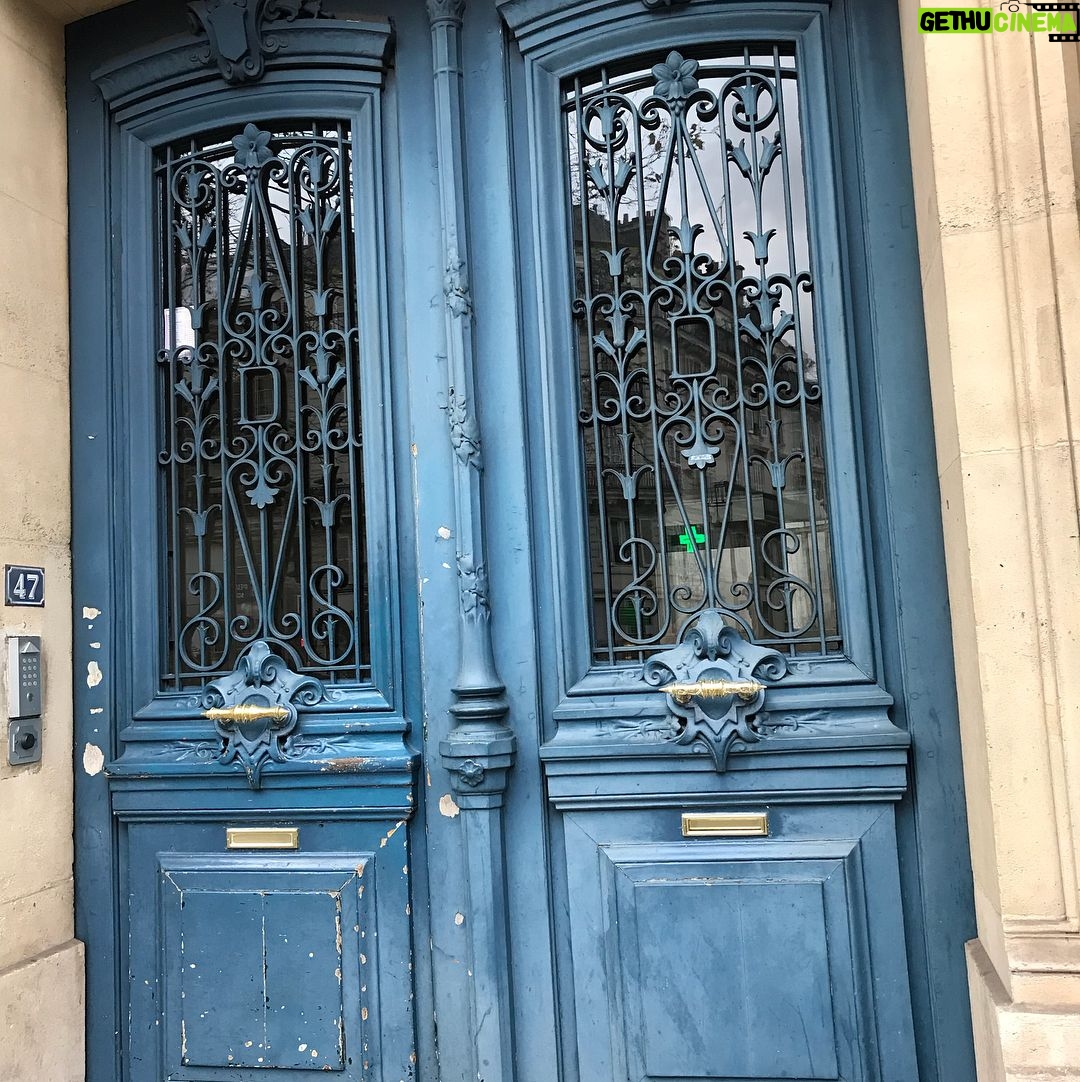 Debra Winger Instagram - #impossibleskies #stayonthesunnyside #patriotamazon #eventsinparis #whoisjohnlakeman Île de la Cité