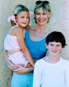 Dee Wallace Instagram - 40 years ago today. Still touching lives around the world. #ettheextraterrestrial #40thanniversary #phonehome