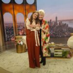 Dee Wallace Instagram – My heart was so touched visiting @drewbarrymore on her show. She has such a genuine love that emanates out to everyone. A real ❤️ experience! See our reunion on @thedrewbarrymoreshow today. 

#et #anniversary #drewbarrymore