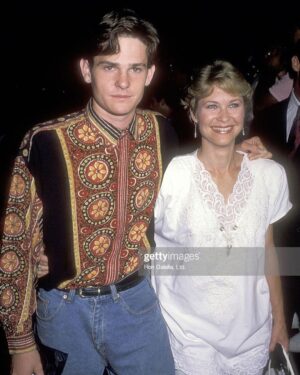 Dee Wallace Instagram - Happy birthday to my adorable son from ET who has become a good friend in adulthood! Who would have thought we’d be in each other’s lives all these years later. And what an incredible talent you’ve continued to gift the world with. @hjthomasjr