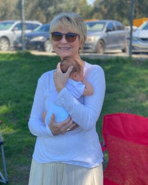 Dee Wallace Instagram - I hear it’s #nationalgrandparentsday 🥰 Celebrating my first today! #BabyStone