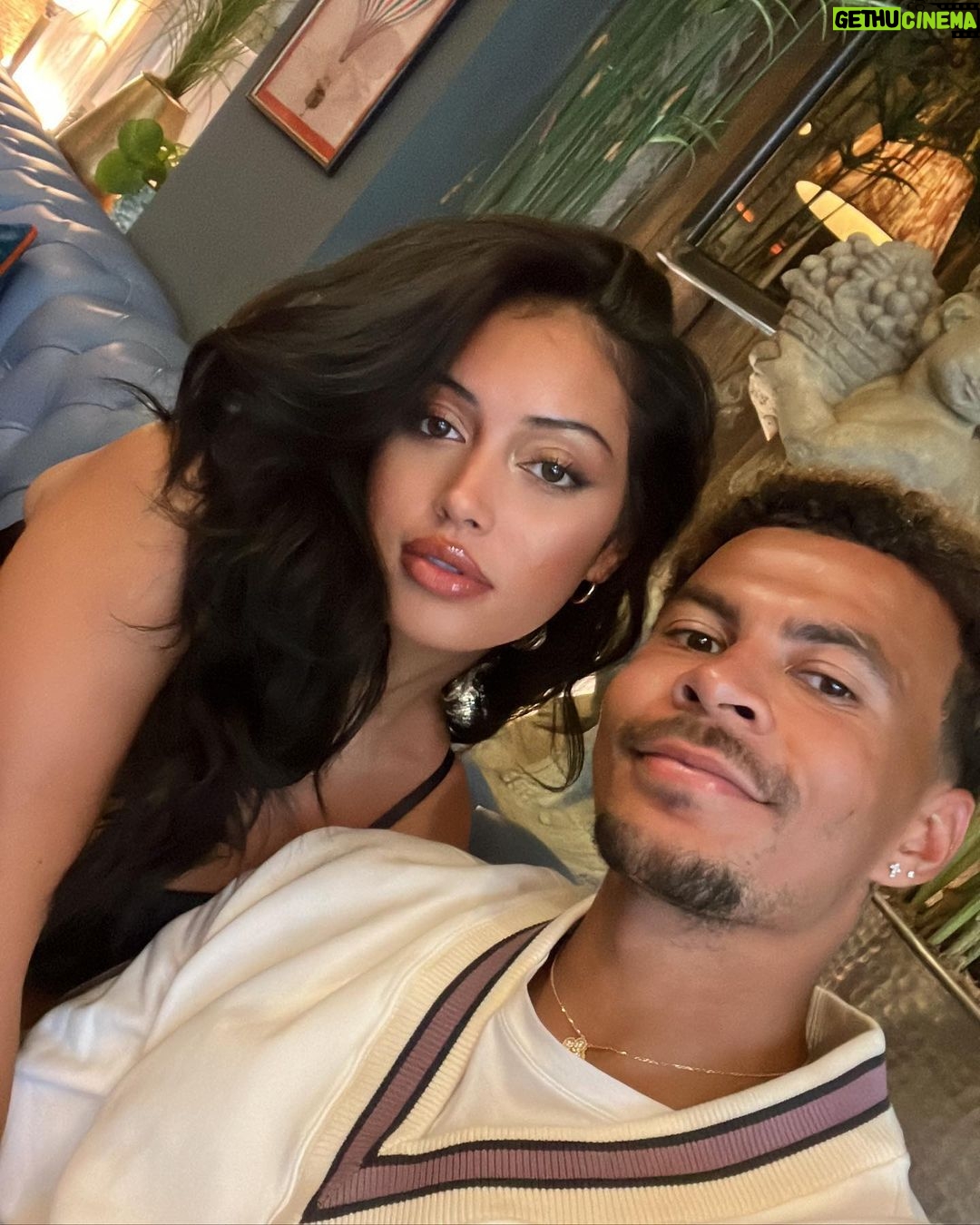 Dele Alli - 447.1K Likes - Happy birthday mi amor. I love you 💜✨