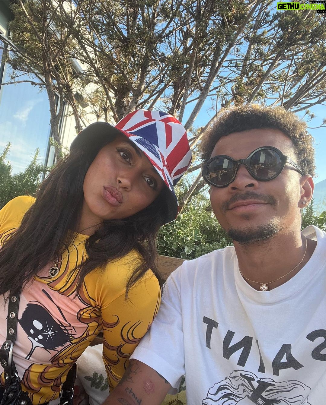 Dele Alli - 447.1K Likes - Happy birthday mi amor. I love you 💜✨