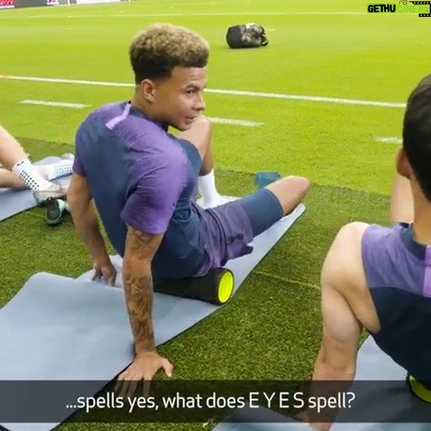 Dele Alli Instagram - Ask a friend 😂👀 Singapore