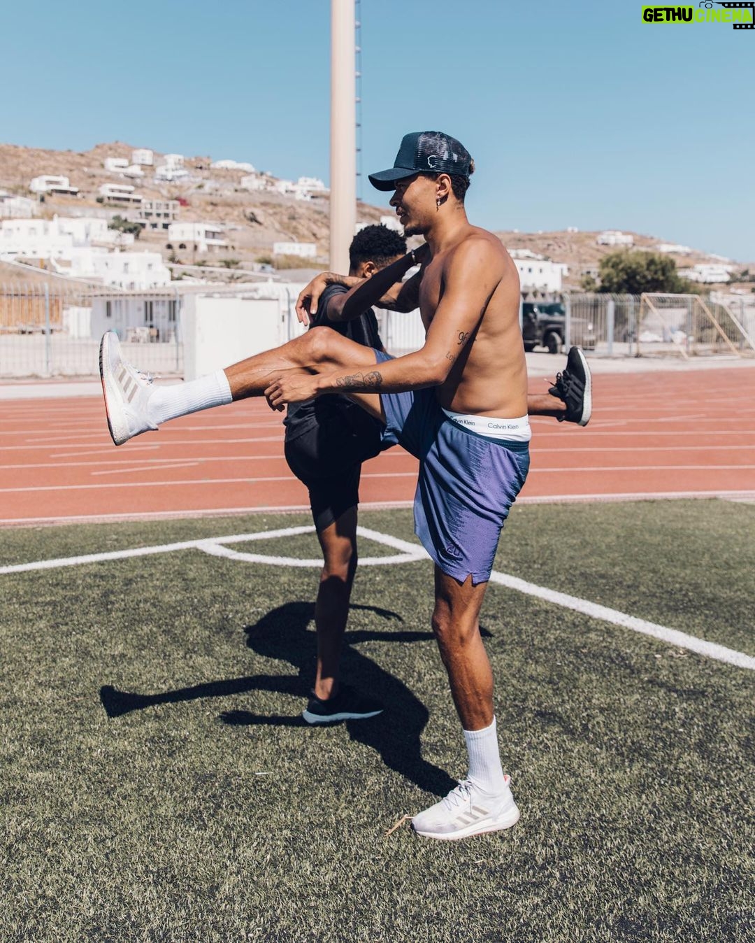 Dele Alli - 308.2K Likes - Field work 🪂
