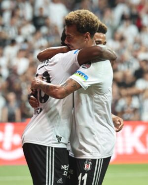 Dele Alli Instagram - Straight to business 🫡 Debut and 3 points! Let’s go @besiktas 💪🏽🦅