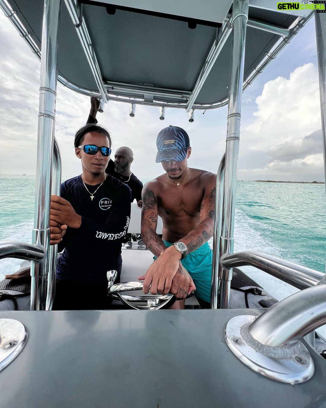 Dele Alli Instagram - 🦎 🏝📍 Iguana Island, Little Water Cay