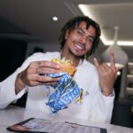 Dele Alli Instagram - Throwback to me and @joshdenzel being the first to try the @tindlefoods X @getplucked burger! Plant-based and tastes as good as real chicken 😍 It’s coming to the UK soon 👀 #chickenmadefromplants