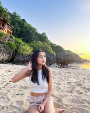 Della Delila Instagram - Vitamin sea ✨