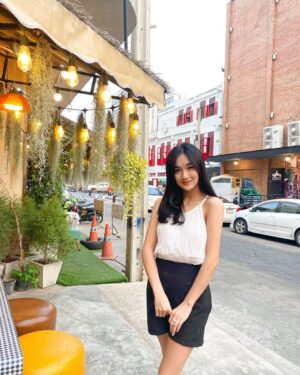 Della Delila Instagram - Sebut saja kota tua 🙃