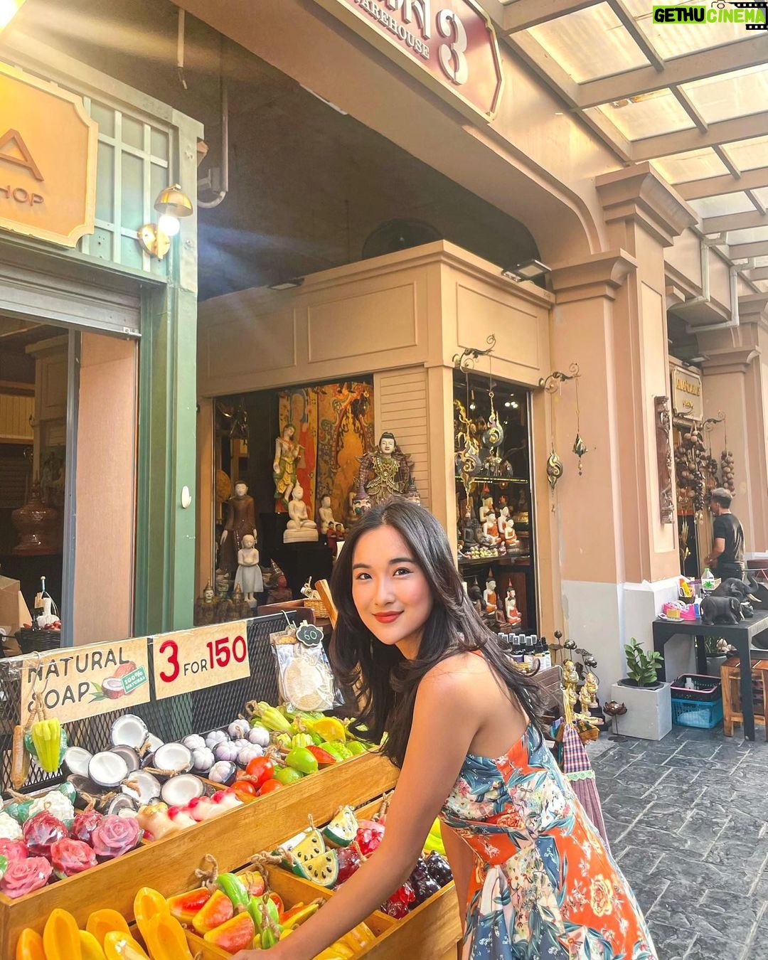 Della Delila Instagram - Flowers need time to bloom✨ So do you 😉 เรือรอยัล ปริ๊นเซส ครูซ