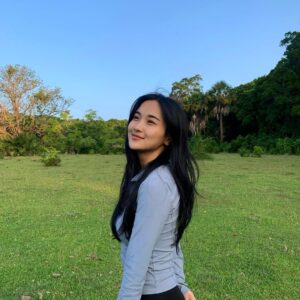 Della Delila Instagram - Menyatu dengan alam ✨🥹