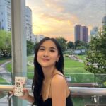 Della Delila Instagram - 👋