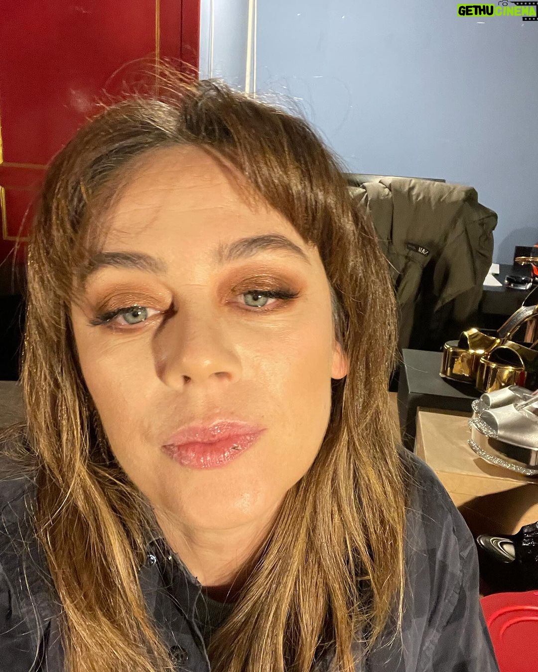Demet Evgar Instagram - Dün akşam @unwomenturkiye #SheSaidNo kampanyasıyla Kristal Elma’dan tam olarak 10 ödül aldık 💙 🎉 Entegre Kampanyalar – Toplumsal sorumluluk kategorisinde Kristal Jüri Ödül Ödülü ve Reklamda Toplumsal Cinsiyet Eşitliği Kristal Ödülü başta olmak üzere toplamda 4 Kristal ve 6 Gümüş ödül
Ödüllerimiz;
-Entegre Kampanyalar - Toplumsal sorumluluk, Kristal Jüri Özel Ödülü -Reklamda Toplumsal Cinsiyet Eşitliği – Kristal -Yaratıcı Etkileşim İçerikleri – Kristal -Dijital - Sosyal Sorumluluk - Kristal -Açıkhava kampanyası – Gümüş -Ambient – Gümüş -Influencer & Ünlü iletişimi – Gümüş -Medya – Toplumsal sorumluluk – Gümüş -Medya - Sosyal Medya Platform Kullanımı – Gümüş -Enstalasyon & Etkinlik Tasarımı – Gümüş