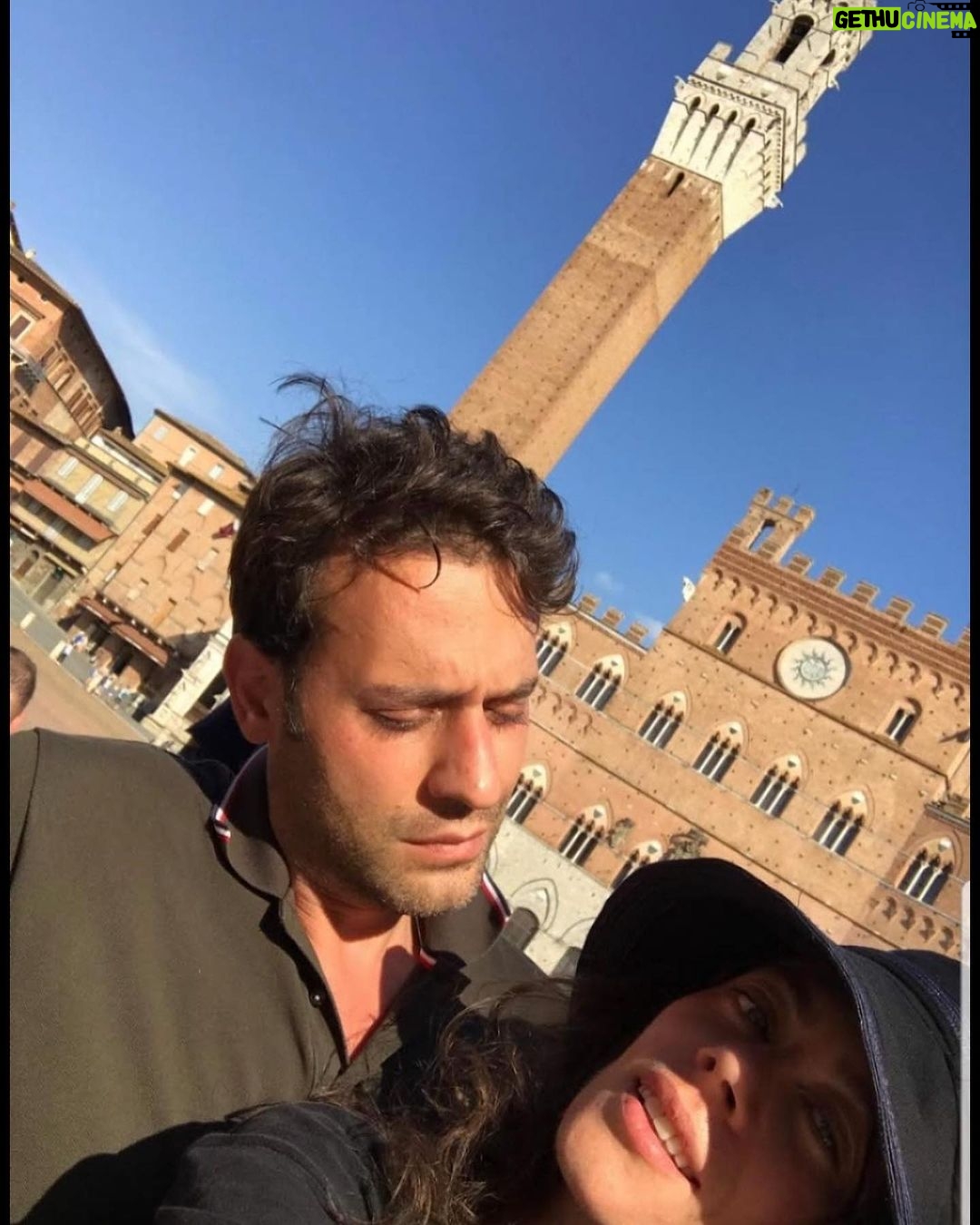 Demet Evgar Instagram - En sevdiğim fotoğrafımız olabilir. Seni seviyorum.Çok…Dünya kız çocukları gününde doğan baba 💘 İyi ki doğdun sevgilim 🩵