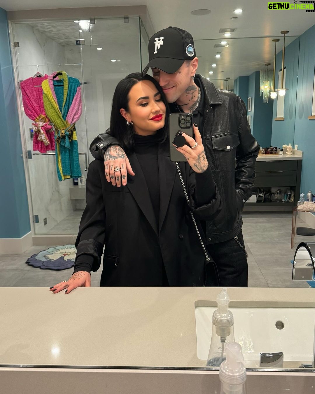 Demi Lovato Instagram - If you didn’t make shirts to go to the Olive Garden, did you even go?