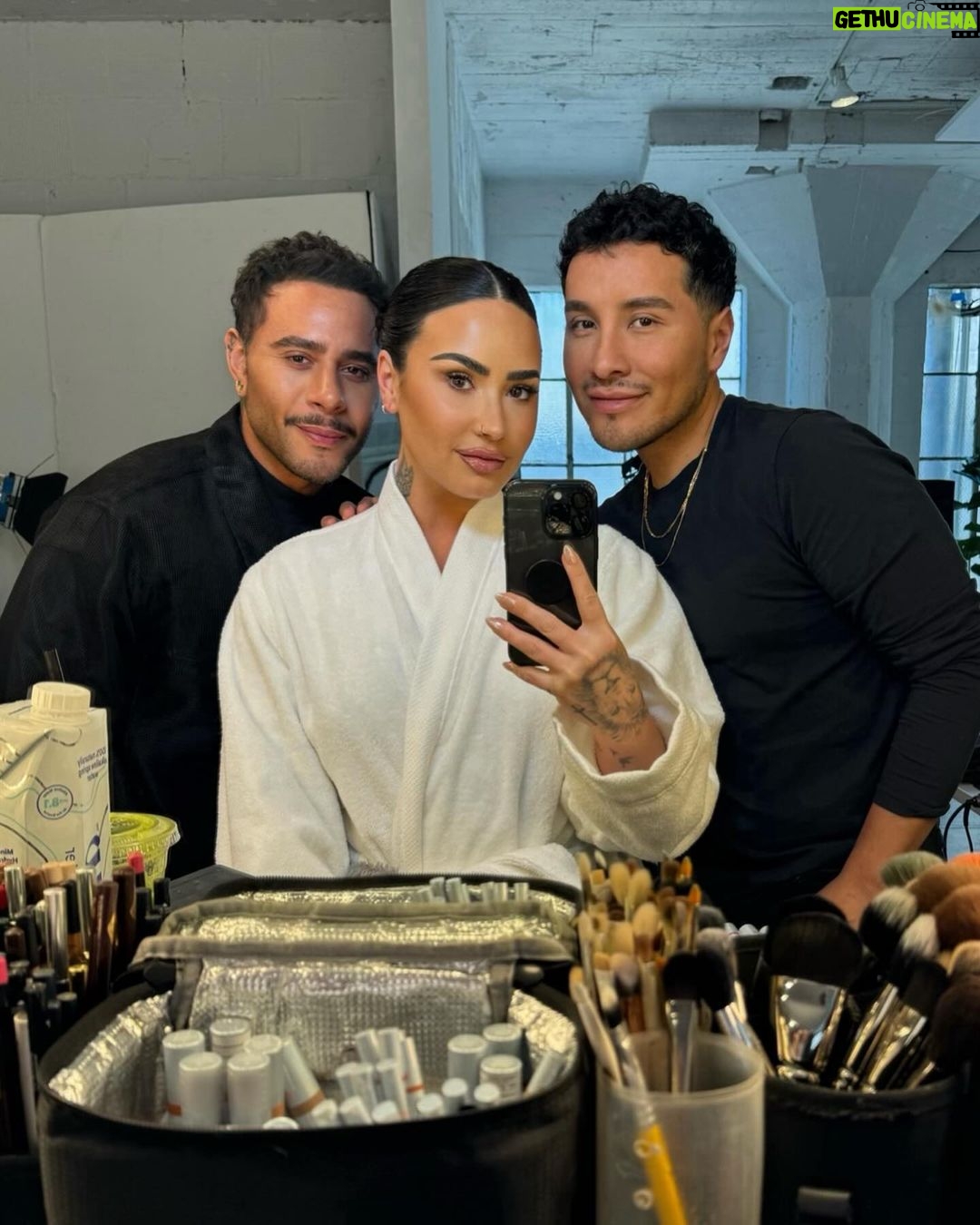 Demi Lovato Instagram - Swipe for an uncanny resemblance to a baby seal 🦭