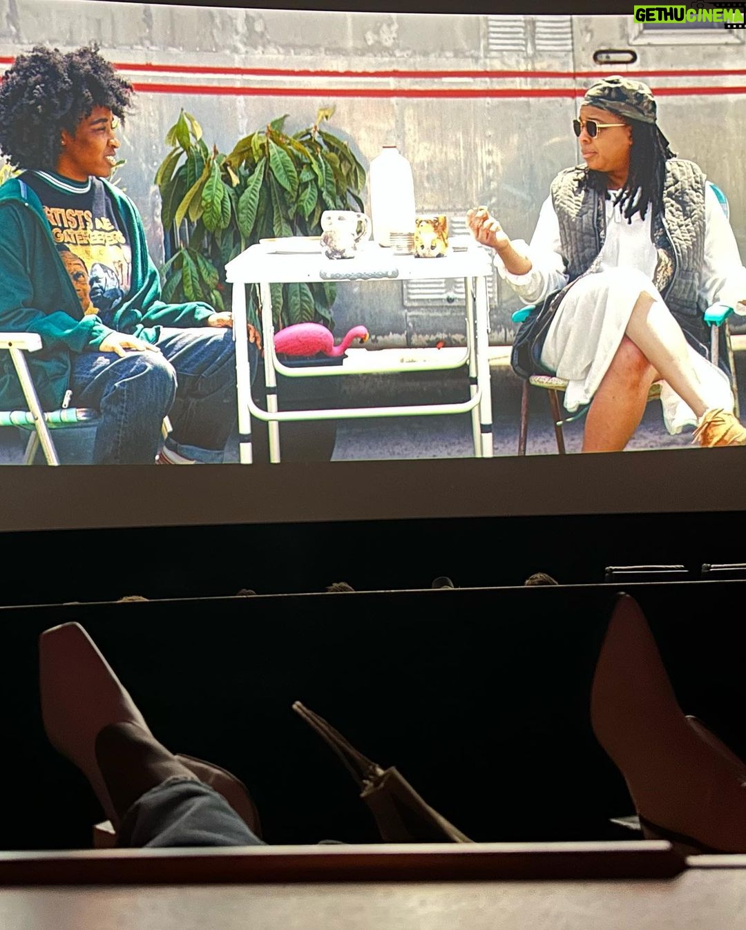 Denée Benton Instagram - @lafayette148ny your jeans fit this summer peach right off the rack. Those who also jump to put jeans on understand that this is to be…coveted. Thank you for having me 🫶🏾🍑 #nyfw