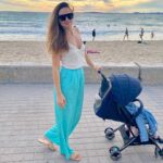Denisa Cziglová Instagram - Milé maminky POZOR👶🏻♥️ Od dnešní půlnoci 17.8 do 20.8. na vás čeká letní akce na webu @funbaby.cz 👀👶🏻👧🏼🧒🏼 S kódem DENISA15 máte slevu 15%, platí na všechny značky, například CAM,Britax, Diamond, Zopa i další do vyprodání zásob. Musím osobně říct, že se všemi kočárky jsem moc spokojená. Z kočárkem Britax, který Izabelka měla od narození jsem byla nadšená a neměnila bych. 🫶🏻👏🏻 Stejně jako teď s sporákem od @zopa_global Quiq👏🏻😍 Opravdu skvělý, dobře skladný, lehký, rychle se rozkládá a super se ovládá, je pohodlný na spinkání. 🫶🏻 A nebo doporučuji kočárek @zopa_global na cestování. Na dovolenou, můžete tento kočárek dát i do letadla a je ultra lehký✈️🔝 Tak mrkněte na web a nezapomeňte na slevový kód.☺️ #deti #miminko #kocarky #hracky #postylka #akceleto #DENISA15 #musthave #funbaby #slevanawebu @funbaby.cz @britaxroemer_czsk @zopa_global * Sleva neplatí na zboží, které je už teď zlevněné Maminky moje šaty jsou od @lasatinofficial Brno, Czech Republic