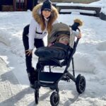 Denisa Cziglová Instagram - Milé maminky POZOR👶🏻♥️ Od dnešní půlnoci 17.8 do 20.8. na vás čeká letní akce na webu @funbaby.cz 👀👶🏻👧🏼🧒🏼 S kódem DENISA15 máte slevu 15%, platí na všechny značky, například CAM,Britax, Diamond, Zopa i další do vyprodání zásob. Musím osobně říct, že se všemi kočárky jsem moc spokojená. Z kočárkem Britax, který Izabelka měla od narození jsem byla nadšená a neměnila bych. 🫶🏻👏🏻 Stejně jako teď s sporákem od @zopa_global Quiq👏🏻😍 Opravdu skvělý, dobře skladný, lehký, rychle se rozkládá a super se ovládá, je pohodlný na spinkání. 🫶🏻 A nebo doporučuji kočárek @zopa_global na cestování. Na dovolenou, můžete tento kočárek dát i do letadla a je ultra lehký✈️🔝 Tak mrkněte na web a nezapomeňte na slevový kód.☺️ #deti #miminko #kocarky #hracky #postylka #akceleto #DENISA15 #musthave #funbaby #slevanawebu @funbaby.cz @britaxroemer_czsk @zopa_global * Sleva neplatí na zboží, které je už teď zlevněné Maminky moje šaty jsou od @lasatinofficial Brno, Czech Republic