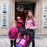 Denisa Cziglová Instagram – Náš krásný prodloužený rodinný víkend❤️🙏🏽🫶🏻
Pro holčičky plno zábavy, o tom žádná.😅
Ve čtvrtek jsme začali s otevřením nové pobočky @funbaby.cz v Praze a já jsem ráda viděla tolik kamarádek.🙏🏽😘
Pro holky jsme s manželem vymysleli celý program na celý víkend, samozřejmě aquapark, metro a zoo musí být a nevidět hračkářství Hamleys, tak bez toho se nemůže jít spát.😄
Člověk si musí užívat každý den na plno a být vděčný za ten nový den.🙏🏽❤️
#enjoyeverymoment #family #familyweekend #mygirls #myhusband #praha #foodtherapybydenisa #cancermum #glioblastom Prague, Czech Republic