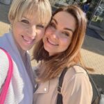 Denisa Cziglová Instagram - Holky, co mají hodně společné 😘🧠 Ano máme obě 36 let, ano máme obě jedno dítě a ano obě dvě máme nádor na mozku a bojujeme s Evženem a Lucčinou fešandou Agnes 🙈🤪 #glioblastoma @jankulucie Ale je super mít svoji parťačku, chápat se, vzájemně se podporovat a věřit, že budeme výjimkou statistik v papírech.❤️🙏🏽🫶🏻 #hlavneseztohoneposrat☝️ #holky #maminy #glioblastom #glioblastomholky #bojovnice #brno #mou #foodtherapybydenisa #cancermum #cancerfighter