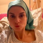 Denisa Cziglová Instagram - Dobré ráno všem. Spala jsem jak zabitá bez prášku na spaní úplně do růžova💓🙏🏽💫 Což je před touto parádou mooooc důležitý.🙏🏽 Jsem ready, vykoupaná, umytý háro, řádně oholená, aby nebylo na sále faux pas, mám na sobě andílka s holou prcinou- že se ti doktoři mají😈, podvazky jak malá rajda a teď už čekám až dojede kapačka s antibiotikama a jdeme na to.🙏🏽💫 Vím, že si řeknete: Ona se zbláznila, nebo je magor, ale před tímto grand finálem je lepší být magor, než zhroucenina. Beru to všechno s respektem a pokorou. Jen se nechci nechat smést ze své optimistické cesty. 🙏🏽💫 Držte mi palce a moc děkuji za vaši podporu.❤️❤️❤️