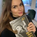Denisa Cziglová Instagram - Ahoj moje milovaná rodino, lásko, přátelé, kamarádi a vy moji insta přátelé.❤️ Bohužel čas mé operace už se blíží a já bych vám tady chtěla zanechat pár slov. Nemyslím to tak, že bych se s vámi tímto loučila, že všechno končí.😅 To v žádném případě, takové úmysly nemám. Jsem bojovník a chci jim být do posledního dechu. Jen bych vám chtěla říct pár slov, jak to všechno zase začalo, co mě v následujících dnech čeká a jak to všechno vidím a beru. 🙌🏼🫶🏻 Vím, že poslední dva týdny jsem toho moc nenapsala ani nenamluvila. Tak se omlouvám, ale člověk se s tím vším musí poprat a hledat šanci a naději na uzdravení. Děkuji vám všem moc za Vaši podporu a opravdu motivující zprávy, opravdu mě to moc pomáhá. 🙏🏽❤️🙏🏽❤️🙏🏽 Moc děkuji své rodině za podporu a lásku, ale nejvíc děkuji svému muži, @romanza jak se k této životní situaci a etapě postavil a co všechno pro mě je schopný udělat. ❤️🙏🏽 #foodtherapybydenisa #cancermum #cancerfighter #staystrong #staypositive #evzen #tumor🧠 Brno, Czech Republic