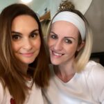 Denisa Cziglová Instagram - Holky, co mají hodně společné 😘🧠 Ano máme obě 36 let, ano máme obě jedno dítě a ano obě dvě máme nádor na mozku a bojujeme s Evženem a Lucčinou fešandou Agnes 🙈🤪 #glioblastoma @jankulucie Ale je super mít svoji parťačku, chápat se, vzájemně se podporovat a věřit, že budeme výjimkou statistik v papírech.❤️🙏🏽🫶🏻 #hlavneseztohoneposrat☝️ #holky #maminy #glioblastom #glioblastomholky #bojovnice #brno #mou #foodtherapybydenisa #cancermum #cancerfighter