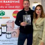 Denisa Cziglová Instagram - Včera jsem si moc užila tiskovku pro @supramedex_cz Děkuji za pozvání a nové medíky, ráda zase vyzkouším. 🫶🏻 Opravdu silné příběhy a lidé se léčí, i když už by tady neměli být. A jsem moc ráda, že jsem se viděla s @barbora.matovcikova , neskutečný žena s velkým srdcem a velkou odvahou. Moc ti držím palce, jsi inspirací a velká bojovnice. 🙏❤️ Při koupi tohoto medu zároveň přispíváte 150,- pro nadaci @dortem_proti_rakovine V Čině v nemocnicích jsou tyto bylinky vyhlášené a jsou součástí v léčbě. Pokud chcete vyzkoušet, tady posílám odkaz. A nebo mi napište a pošlu přímo vám. https://fkp.supramedex.eu/ #supramedex #med #leceni #zdravemedy #zazrakysedeji #dortem_proti_rakovine #foodtherapybydenisa #astrocyton #nadornamozku #enjoyeverymoment❤️ Prague, Czech Republic