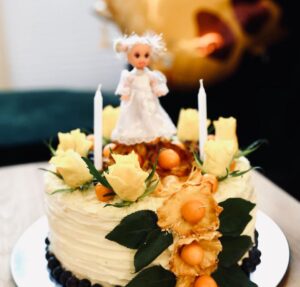 Denisa Cziglová Instagram - Holčičko naše, přejeme ti krásné 2. narozeniny.🎂👼🏻💓💐

Je neskutečný, jak jsi nám vyrostla, krásně mluvíš a jsi taková srandovní opička. 🐒🦄
Jsem pyšná na tebe a každý den šťastná, že tě u sebe mám.❤️

Děkuji tobě lásenko malá, taťkovi i rodině za oporu a pomoc v tomto “náročnějším” období🙏🏽❤️

Ale věřím, že všechno dobře dopadne, zase najdu konec tunelu a bude zase dobře🙏🏽💓

Děkujeme za momentky @camiladettlaff 😘👌
#narozeniny #2roky #mojeholcicka #mojedcera #izabela #rodinaoslava #rodinajenejvic #foodtherapybydenisa #cancermum #cancerfighter #🧠 #fuckcancer🎀 #glioblastoma #staypositive #staystrong