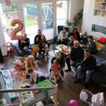 Denisa Cziglová Instagram - Holčičko naše, přejeme ti krásné 2. narozeniny.🎂👼🏻💓💐 Je neskutečný, jak jsi nám vyrostla, krásně mluvíš a jsi taková srandovní opička. 🐒🦄 Jsem pyšná na tebe a každý den šťastná, že tě u sebe mám.❤️ Děkuji tobě lásenko malá, taťkovi i rodině za oporu a pomoc v tomto “náročnějším” období🙏🏽❤️ Ale věřím, že všechno dobře dopadne, zase najdu konec tunelu a bude zase dobře🙏🏽💓 Děkujeme za momentky @camiladettlaff 😘👌 #narozeniny #2roky #mojeholcicka #mojedcera #izabela #rodinaoslava #rodinajenejvic #foodtherapybydenisa #cancermum #cancerfighter #🧠 #fuckcancer🎀 #glioblastoma #staypositive #staystrong Doma