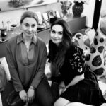 Denisa Cziglová Instagram - Holčičko naše, přejeme ti krásné 2. narozeniny.🎂👼🏻💓💐 Je neskutečný, jak jsi nám vyrostla, krásně mluvíš a jsi taková srandovní opička. 🐒🦄 Jsem pyšná na tebe a každý den šťastná, že tě u sebe mám.❤️ Děkuji tobě lásenko malá, taťkovi i rodině za oporu a pomoc v tomto “náročnějším” období🙏🏽❤️ Ale věřím, že všechno dobře dopadne, zase najdu konec tunelu a bude zase dobře🙏🏽💓 Děkujeme za momentky @camiladettlaff 😘👌 #narozeniny #2roky #mojeholcicka #mojedcera #izabela #rodinaoslava #rodinajenejvic #foodtherapybydenisa #cancermum #cancerfighter #🧠 #fuckcancer🎀 #glioblastoma #staypositive #staystrong Doma