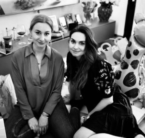 Denisa Cziglová Instagram - Holčičko naše, přejeme ti krásné 2. narozeniny.🎂👼🏻💓💐

Je neskutečný, jak jsi nám vyrostla, krásně mluvíš a jsi taková srandovní opička. 🐒🦄
Jsem pyšná na tebe a každý den šťastná, že tě u sebe mám.❤️

Děkuji tobě lásenko malá, taťkovi i rodině za oporu a pomoc v tomto “náročnějším” období🙏🏽❤️

Ale věřím, že všechno dobře dopadne, zase najdu konec tunelu a bude zase dobře🙏🏽💓

Děkujeme za momentky @camiladettlaff 😘👌
#narozeniny #2roky #mojeholcicka #mojedcera #izabela #rodinaoslava #rodinajenejvic #foodtherapybydenisa #cancermum #cancerfighter #🧠 #fuckcancer🎀 #glioblastoma #staypositive #staystrong